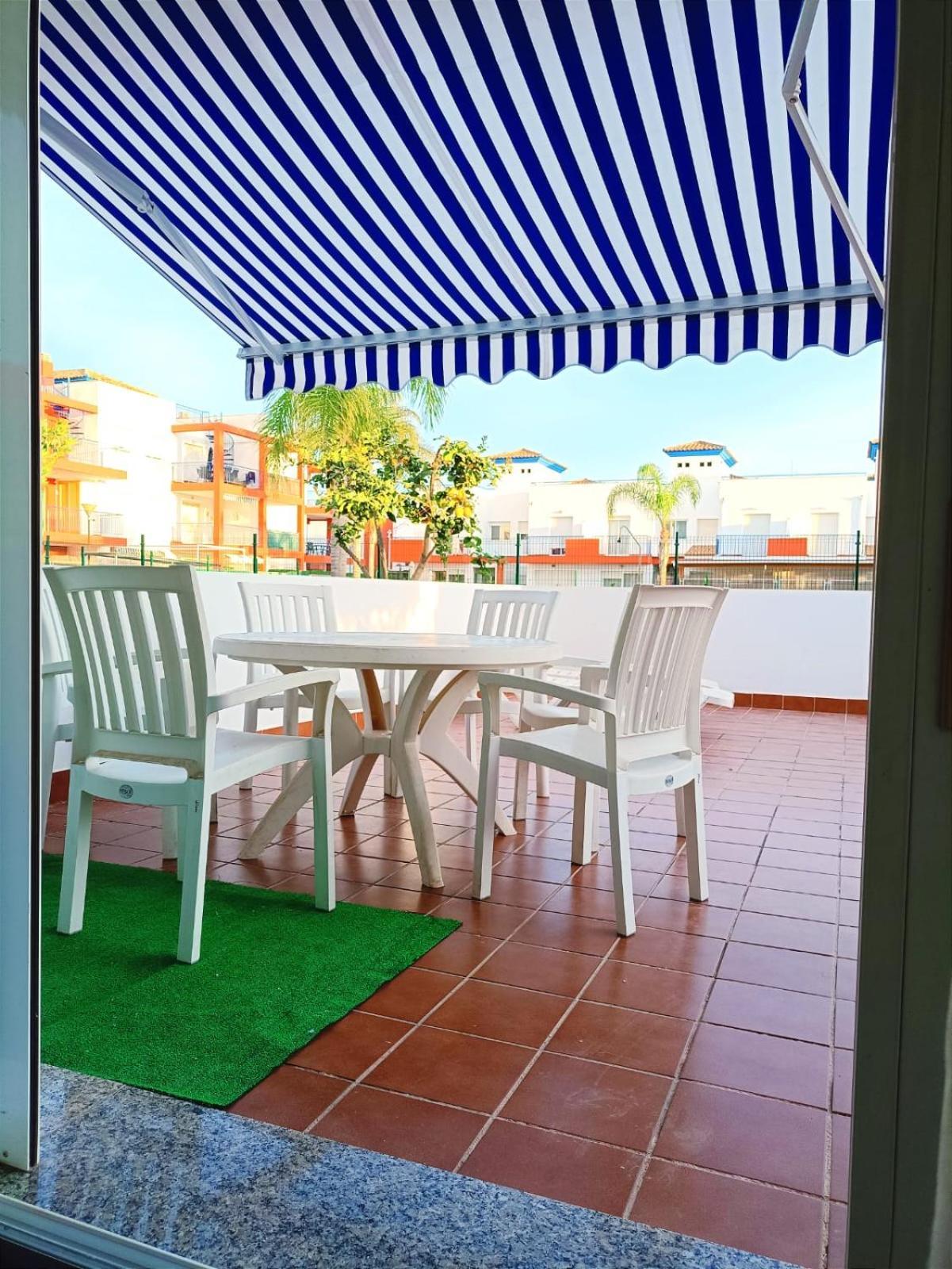 Casa Familiar A Pie De Piscina Villa เบรา ภายนอก รูปภาพ